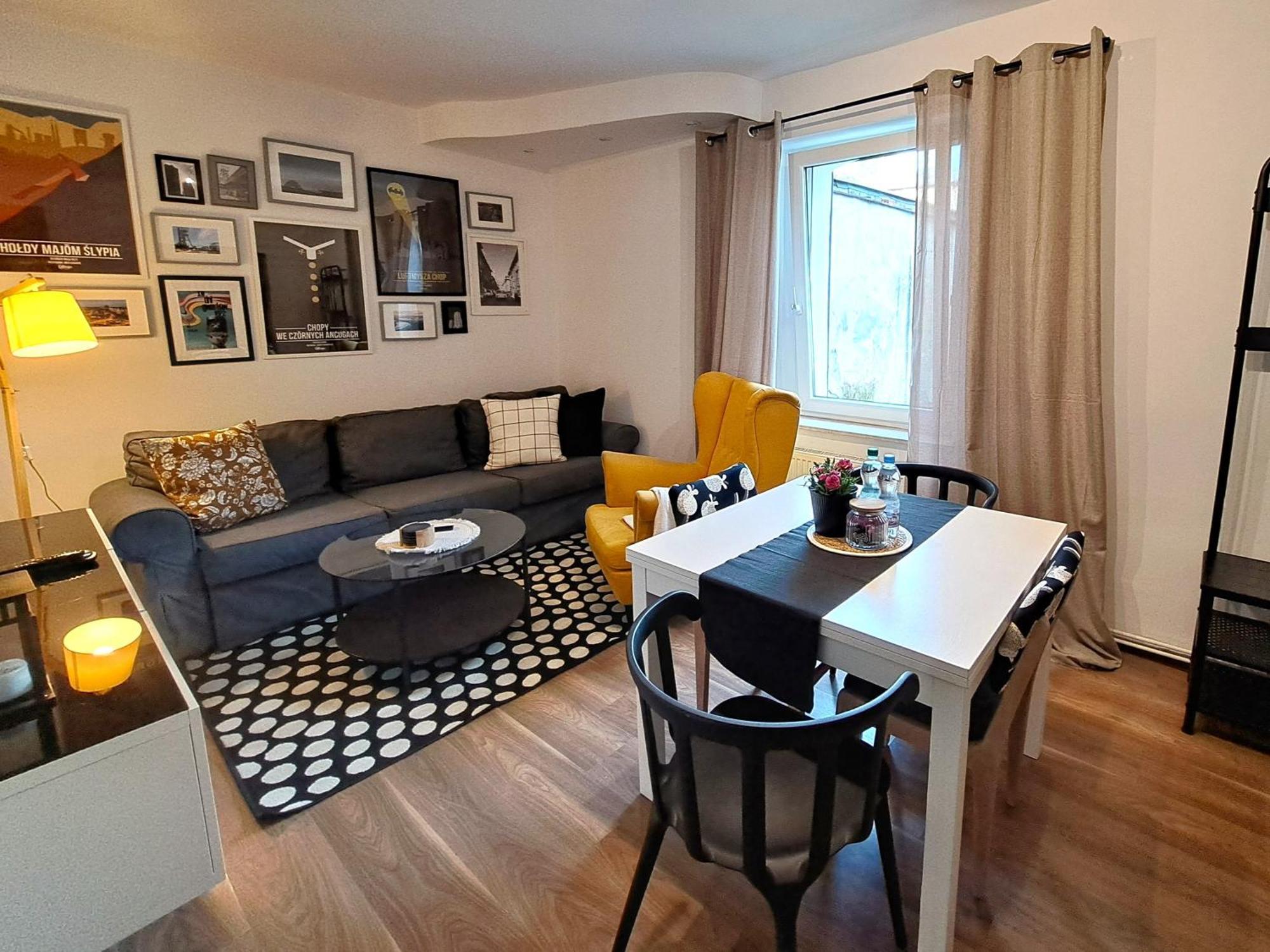 Gryfny Familok Apartamento Katowice Exterior foto